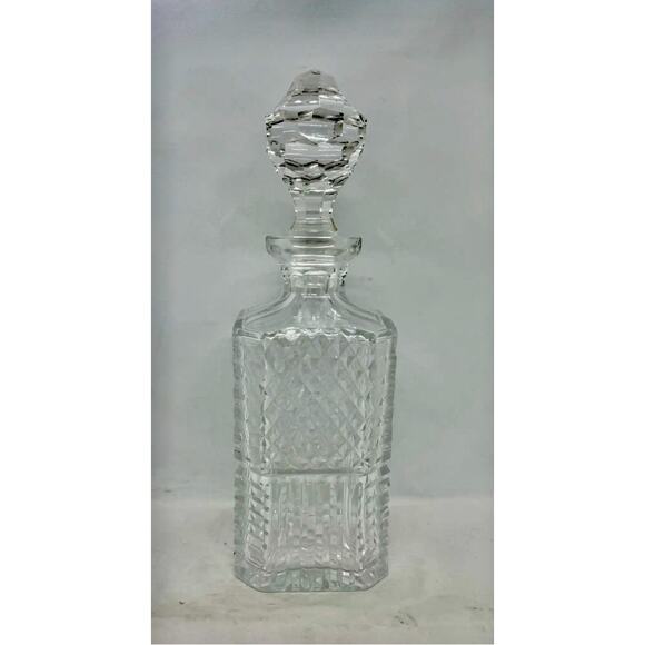 Vintage Lead Crystal Square Decanter with Diamond Cut Design Faceted Stopper - Picture 10 of 10